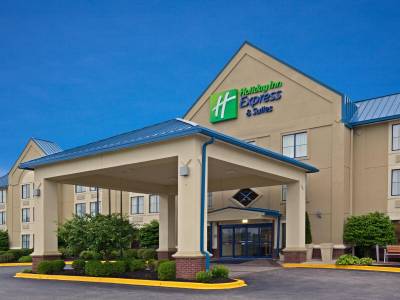 Holiday Inn Express & Suites Scottsburg - Bild 1