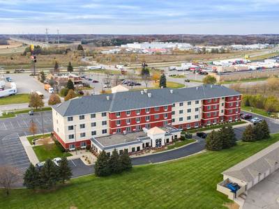 Holiday Inn Express & Suites St. Cloud - Bild 1