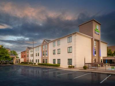 Holiday Inn Express Clayton (SE Raleigh) - Bild 1