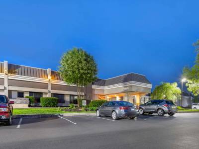 Clarion Hotel And Conference Center Harrisburg West - Bild 1