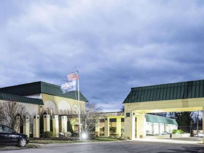 Ramada by Wyndham Indiana - Bild 1