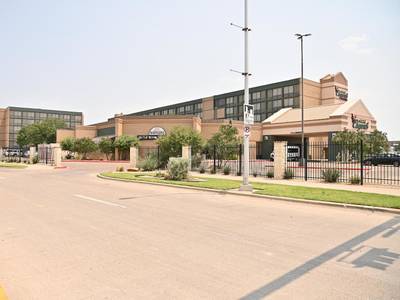 MCM Eleganté Hotel & Suites - Bild 1