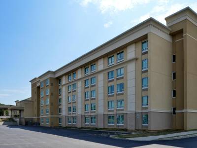 Holiday Inn Martinsburg - Bild 1