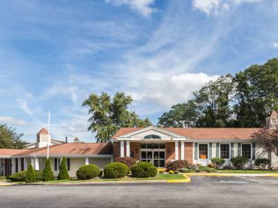 Quality Inn & Suites Hotel West Chester - Bild 1