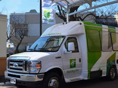 Holiday Inn Westbury - Long Island - Bild 1