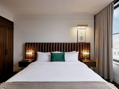 Surety Hotel, Autograph Collection - Bild 1