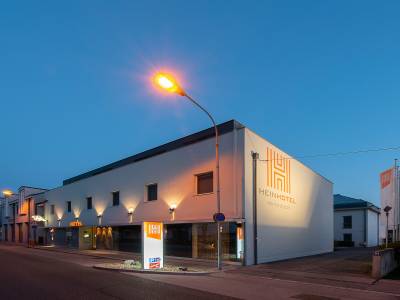 HEINHOTEL vienna airport - Bild 1