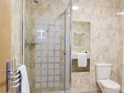 Burntwood Court - Bild 1