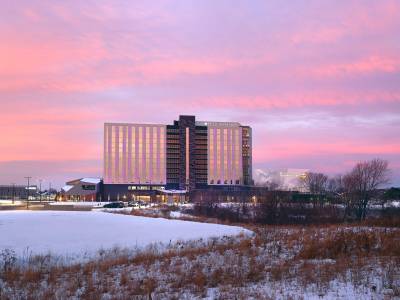 Omni Viking Lakes Hotel - Bild 1