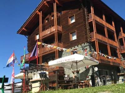 Edelweiss Hotel - Bild 1