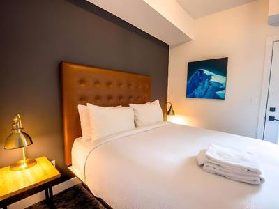 Basecamp Resorts Revelstoke - Bild 1