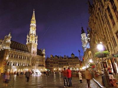 B&B HOTEL Brussels Centre Louise - Bild 1