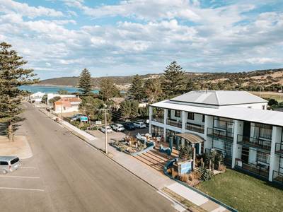 Seafront Hotel - Bild 1