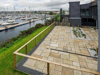 The Salt Lodge - Bild 1