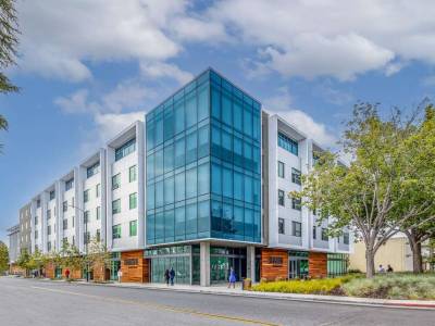 Shashi Hotel Mountain View, an Urban Resort - Bild 1