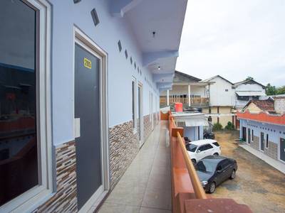 Hotel Kurnia by OYO Rooms - Bild 1