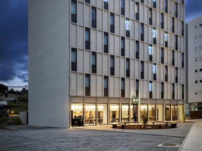 B&B HOTEL Famalicão - Bild 1