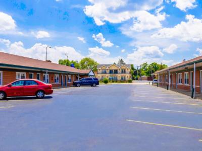 Manor Motel By OYO Near Oak Brook Chicago Westchester - Bild 1