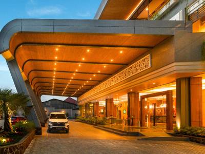 FOX Harris Hotel & Conventions Banjarnegara - Bild 1