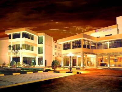 Ramada by Wyndham Katunayake Colombo International Airport - Bild 1