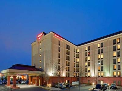 Hampton Inn Boston-Logan Airport - Bild 1