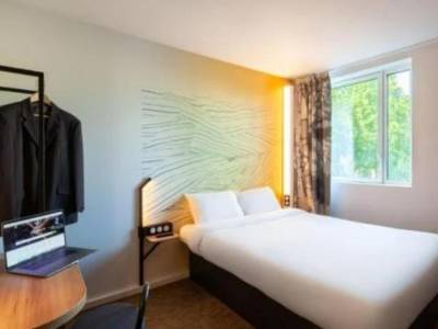 B&B HOTEL Saintes - Bild 1