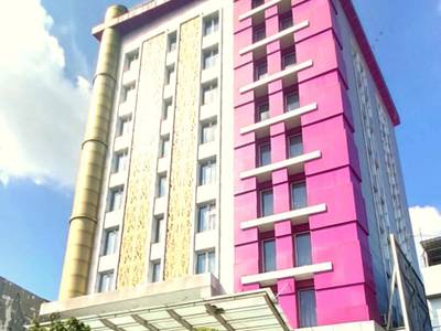 Surabaya River View Hotel - Bild 1