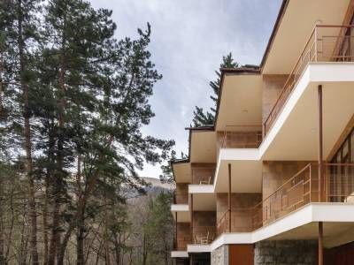 Kompozitor Hotel Dilijan - Bild 1