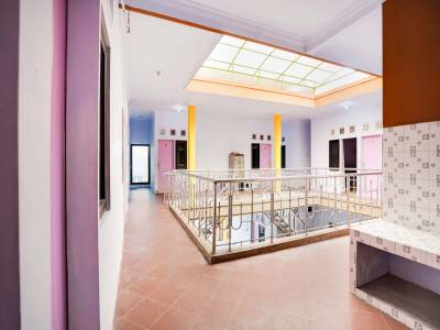 RR Kost Putri Syariah By OYO - Bild 1