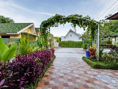 Kesari Glory Hotel - Bild 1