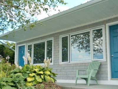 Authentic Seacoast - Distillery House - Bild 1