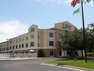 Holiday Inn Express & Suites Brooksville West - Bild 1