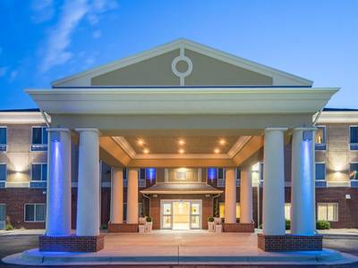 Holiday Inn Express & Suites El Dorado - Bild 1