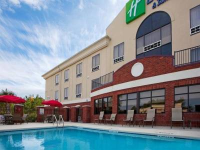Holiday Inn Express & Suites Quincy I-10 - Bild 1