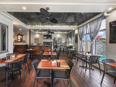 Platinum International - Bild 1