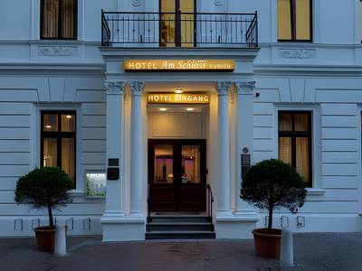 Hotel Am Schloss Aurich - Bild 1