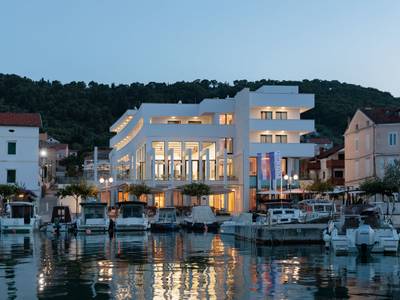 Hotel Preko Ugljan Island, Curio Collection by Hilton - Bild 1