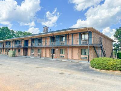 Louisville Inn by OYO Louisville Municipal Airport - Bild 1