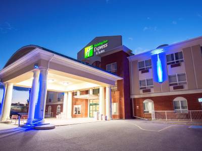 Holiday Inn Express & Suites Hinton - Bild 1