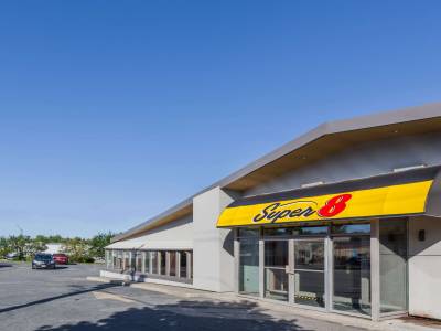 Super 8 by Wyndham Kirkland Lake - Bild 1