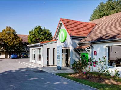 Campanile Corbeil Essonnes Evry Ouest Hotel - Bild 1