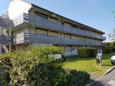 Hôtel Kyriad Fontenay Tresigny - Bild 1