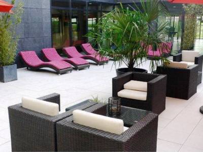 LIEUSAINT - Residhome Appart Hotel Suites Paris Sénart - Bild 1