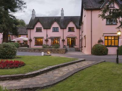 Cwrt Bleddyn Hotel & Spa - Bild 1