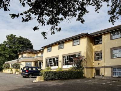 Reigate Manor - Bild 1