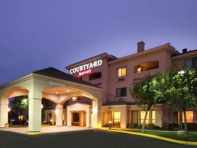 Courtyard Salinas Monterey - Bild 1