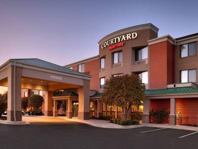 Courtyard Kansas City Shawnee - Bild 1