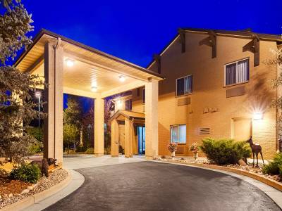 Best Western Plus Deer Park Hotel and Suites - Bild 1