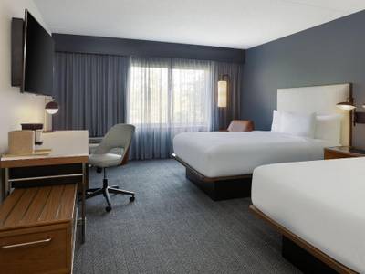 Courtyard Edison Woodbridge - Bild 1