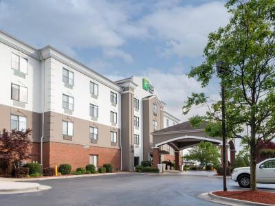 Holiday Inn Express & Suites Roanoke Rapids SE - Bild 1
